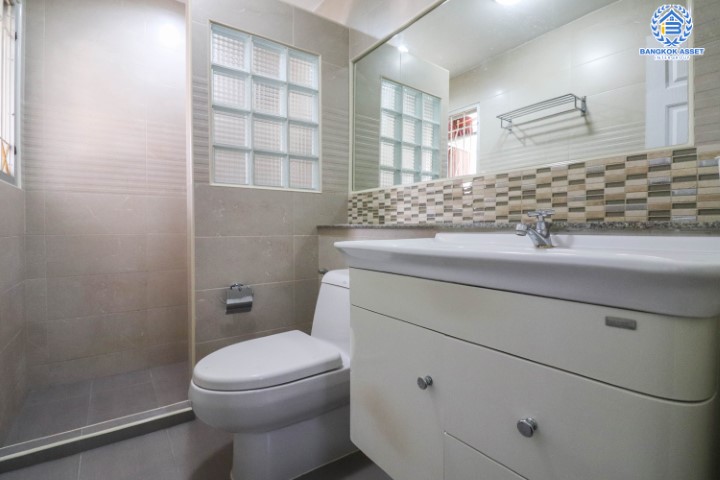 *****ทาวน์เฮ้าส์มือสองย่านนนทบุรี ม.ศุภาลัยวิลล์ รัตนาธิเบศร์ บนเนื้อที่ 18 ตร.ว. ฟังก์ชัน 3 ห้องนอน 3 ห้องน้ำ ทำเลเยี่ยมสุดในย่าน! เฟอร์นิเจอร์ครบ พร้อมอยู่ ใกล้เซ็นทรัลรัตนาธิเบศร์, รถไฟฟ้าสายสีม่วง "สถานีศูนย์ราชการนนทบุรี" และทางด่วน "งามวงศ์วาน"